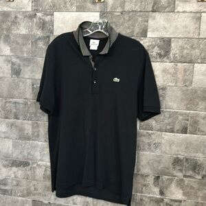 Men’s Lacoste Polo Shirt with 3 buttons. Striped collar. Black size 5, Large